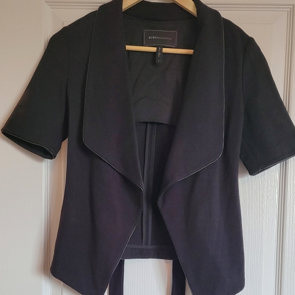 Sexy lil BCBG peplum style black blazer - Picture 14 of 16